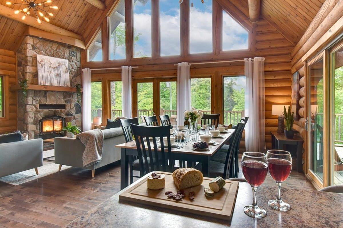 Chic Familiale, Relaxant Avec Spa En Montagnes Labelle Exterior foto